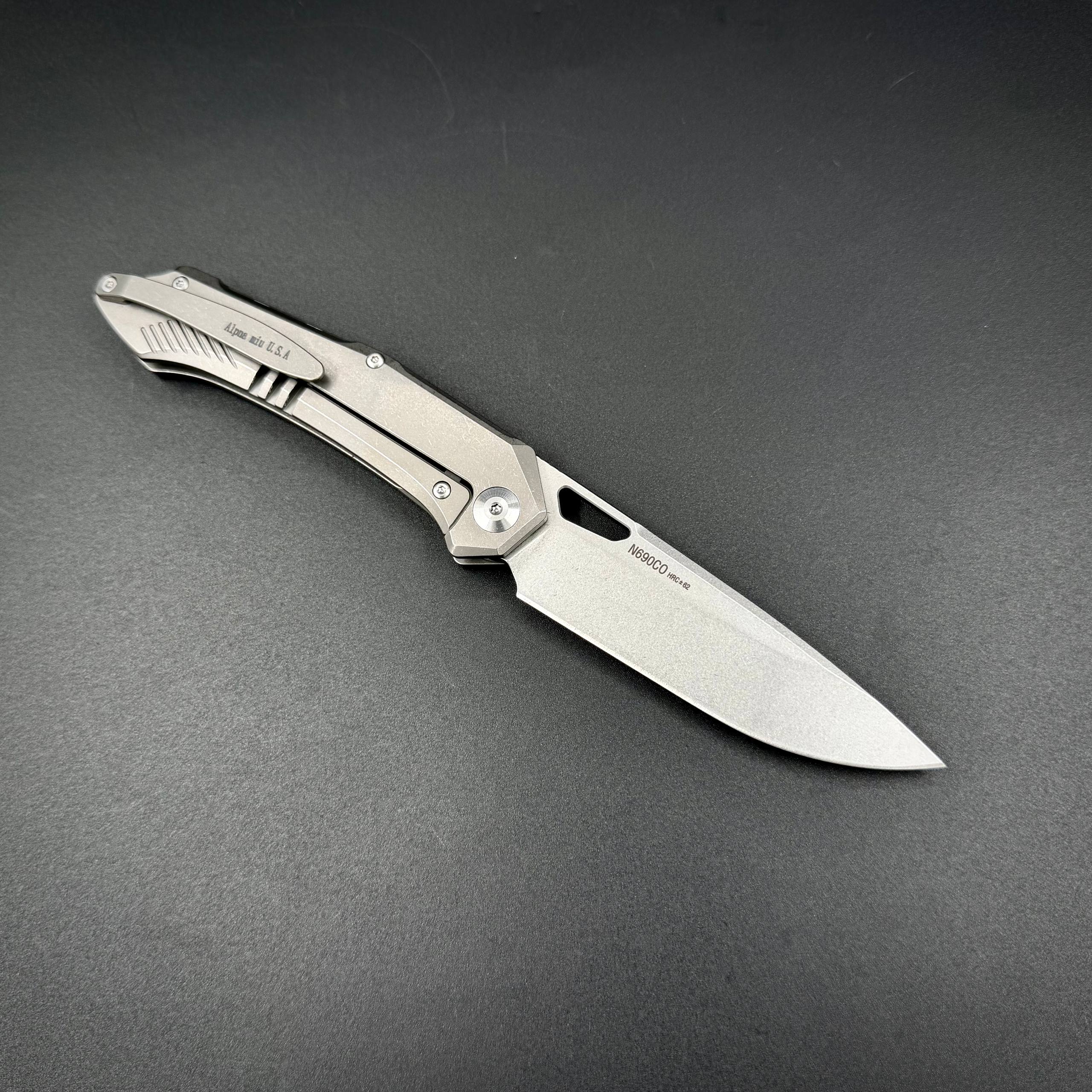 Складной нож Vigil n690co Titanium Carbon Fiber T107 Blue Alpha Miu