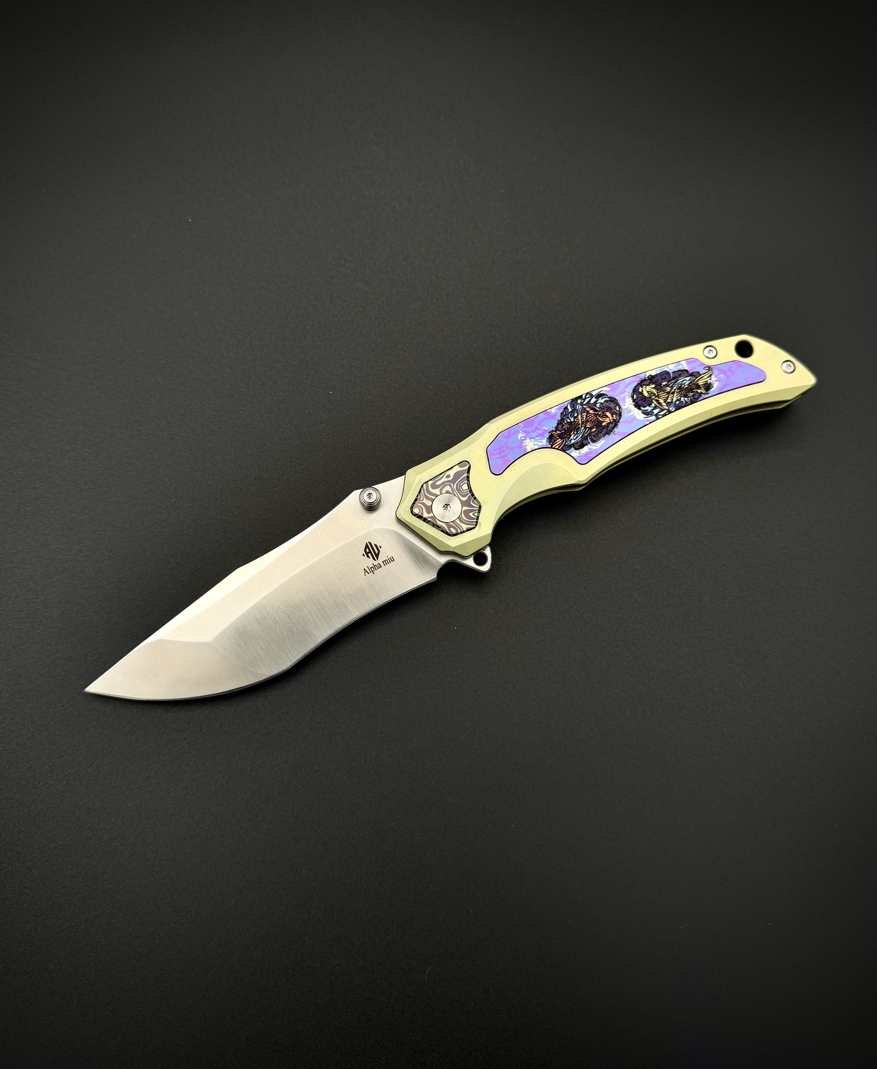 Складной нож Night Ghost Koi Alpha Miu