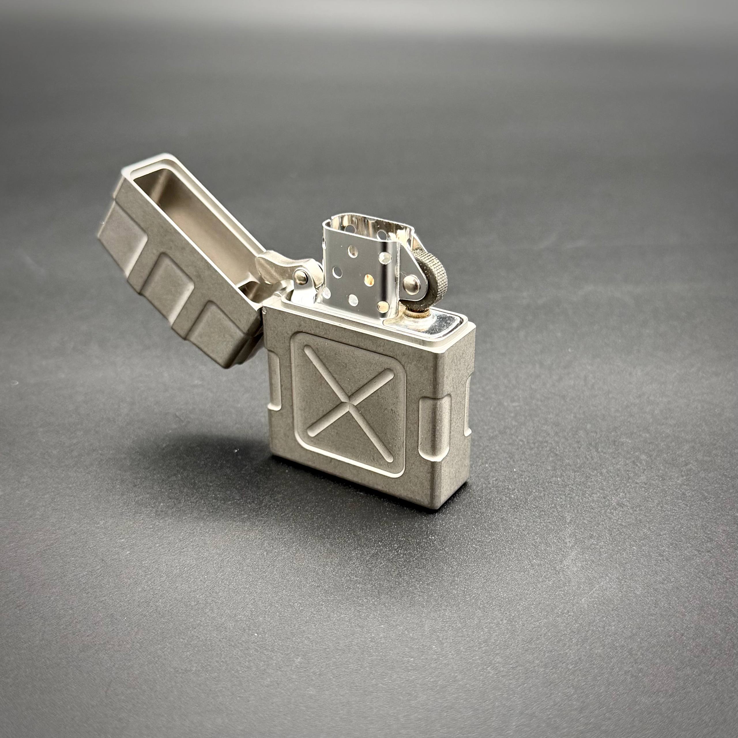 Зажигалка с титановым корпусом Канистра SW Pioneer EDC