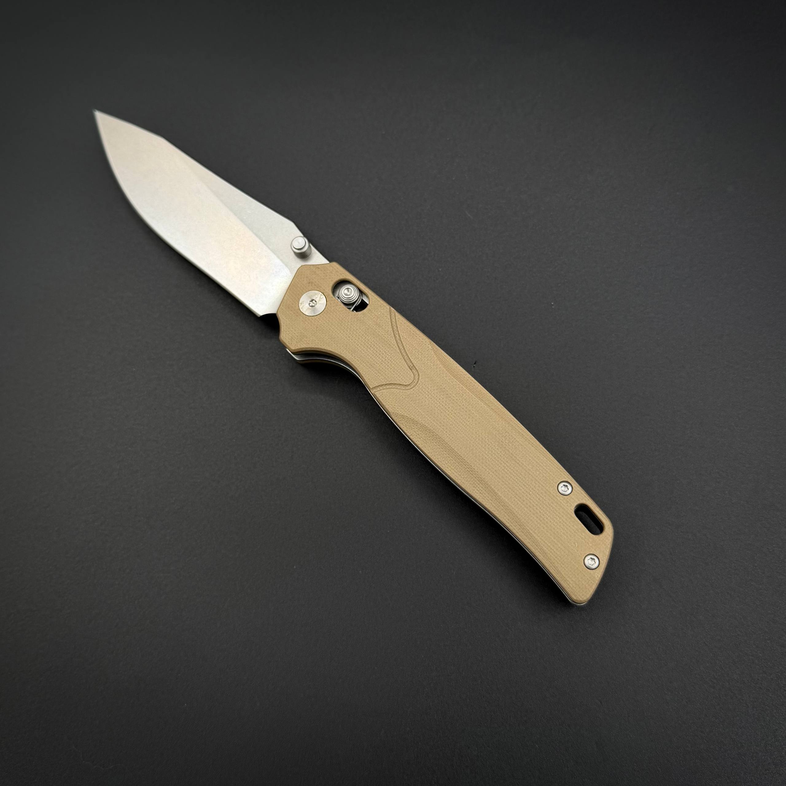 Складной нож Avionyx-C n690co G10 Sand Alpha Miu