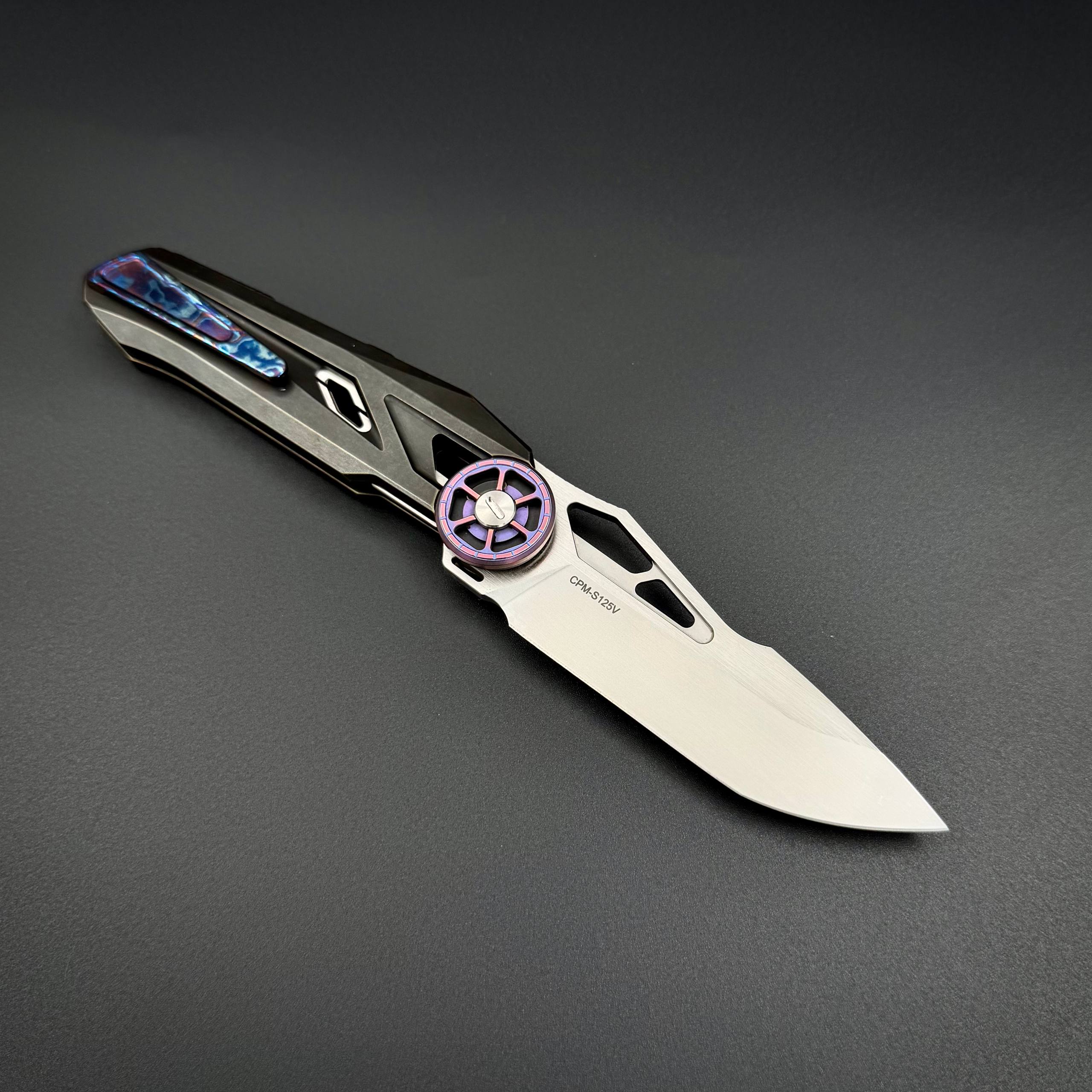 Складной нож Trigger CPM S125V Timascus Gray Titanium Alpha Miu