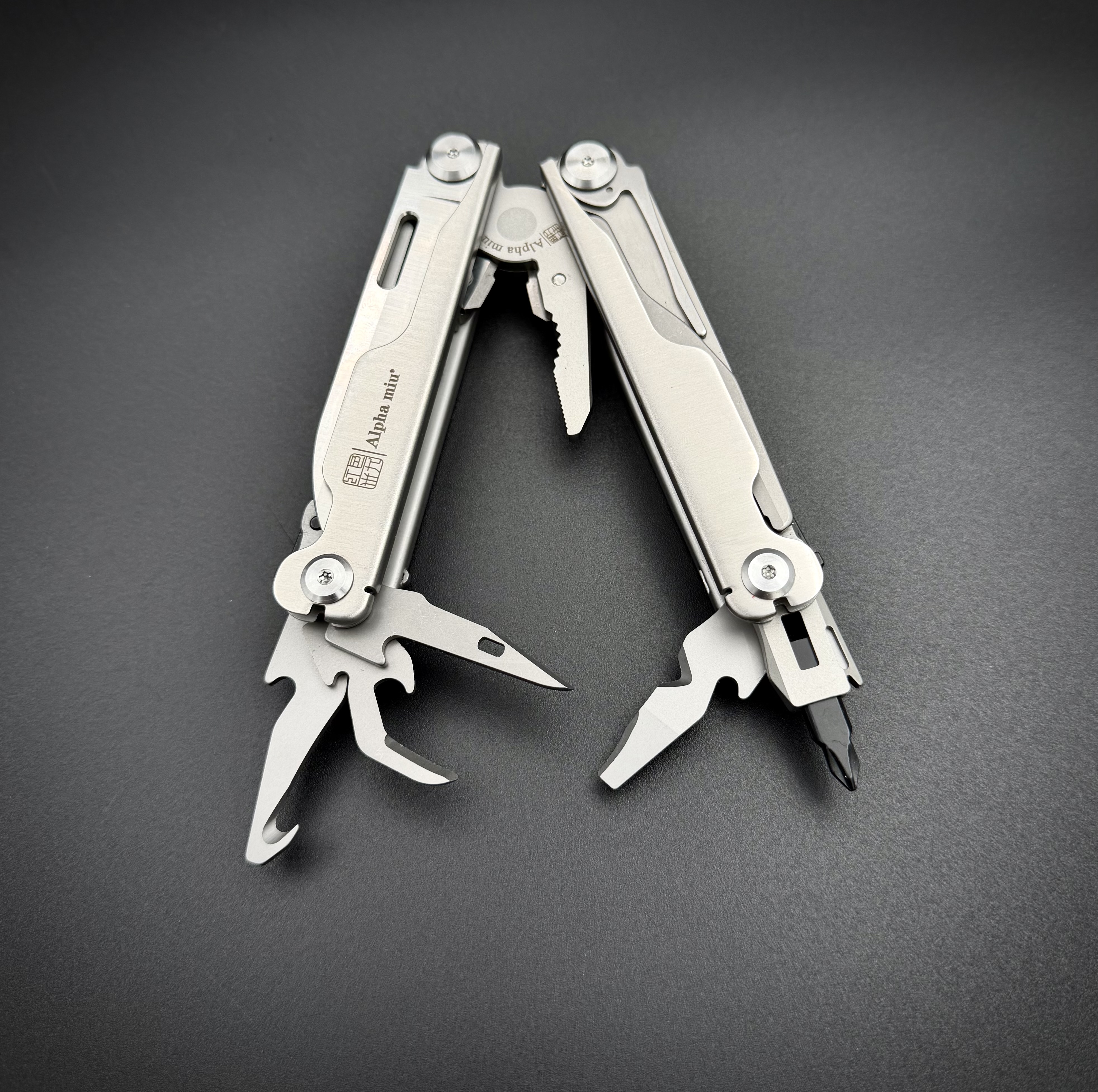 Мультитул SQ08 Silver Alpha Miu