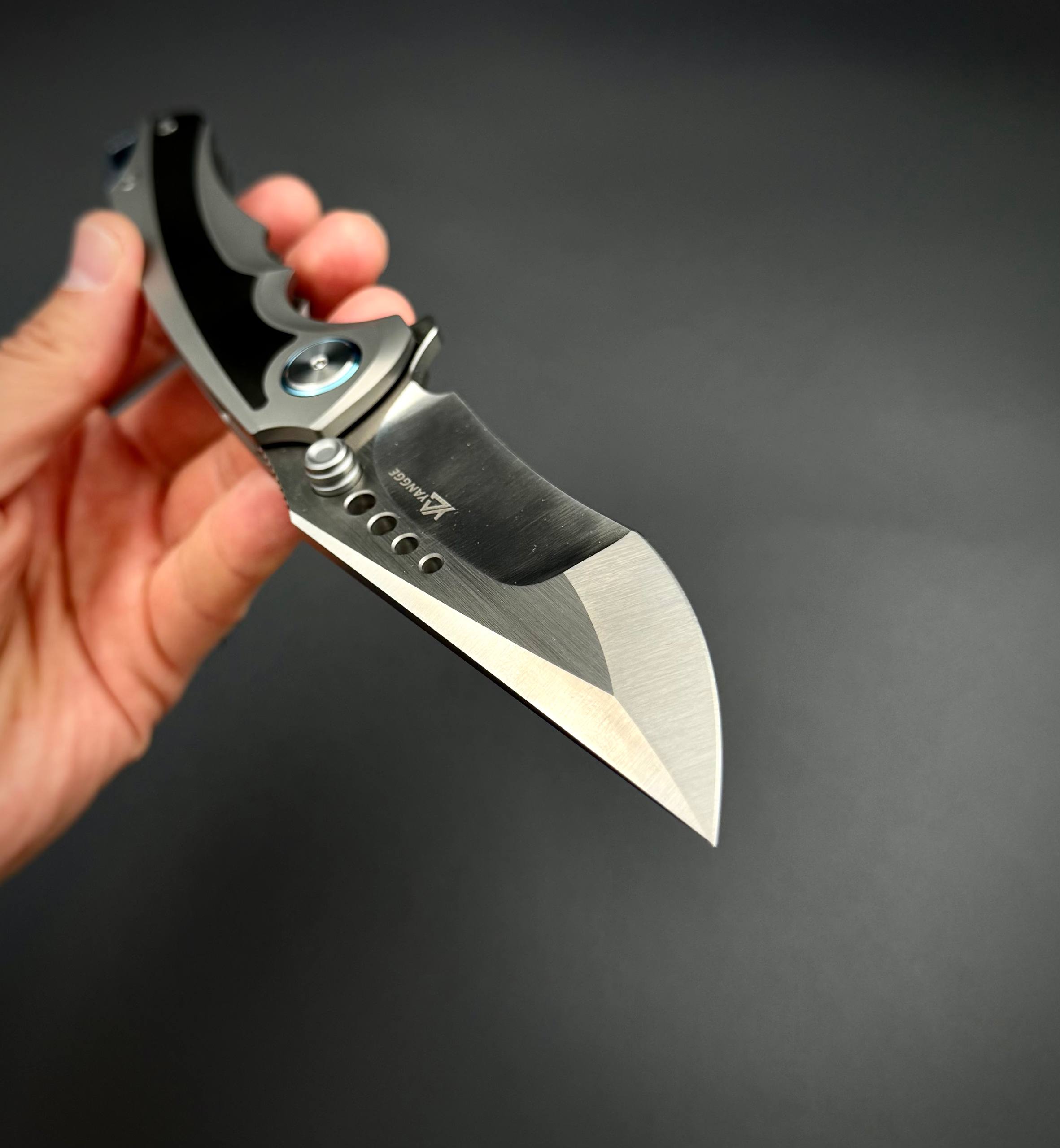 Складной нож Aeternum Elmax Crio, Titanium Zirconium Pioneer EDC