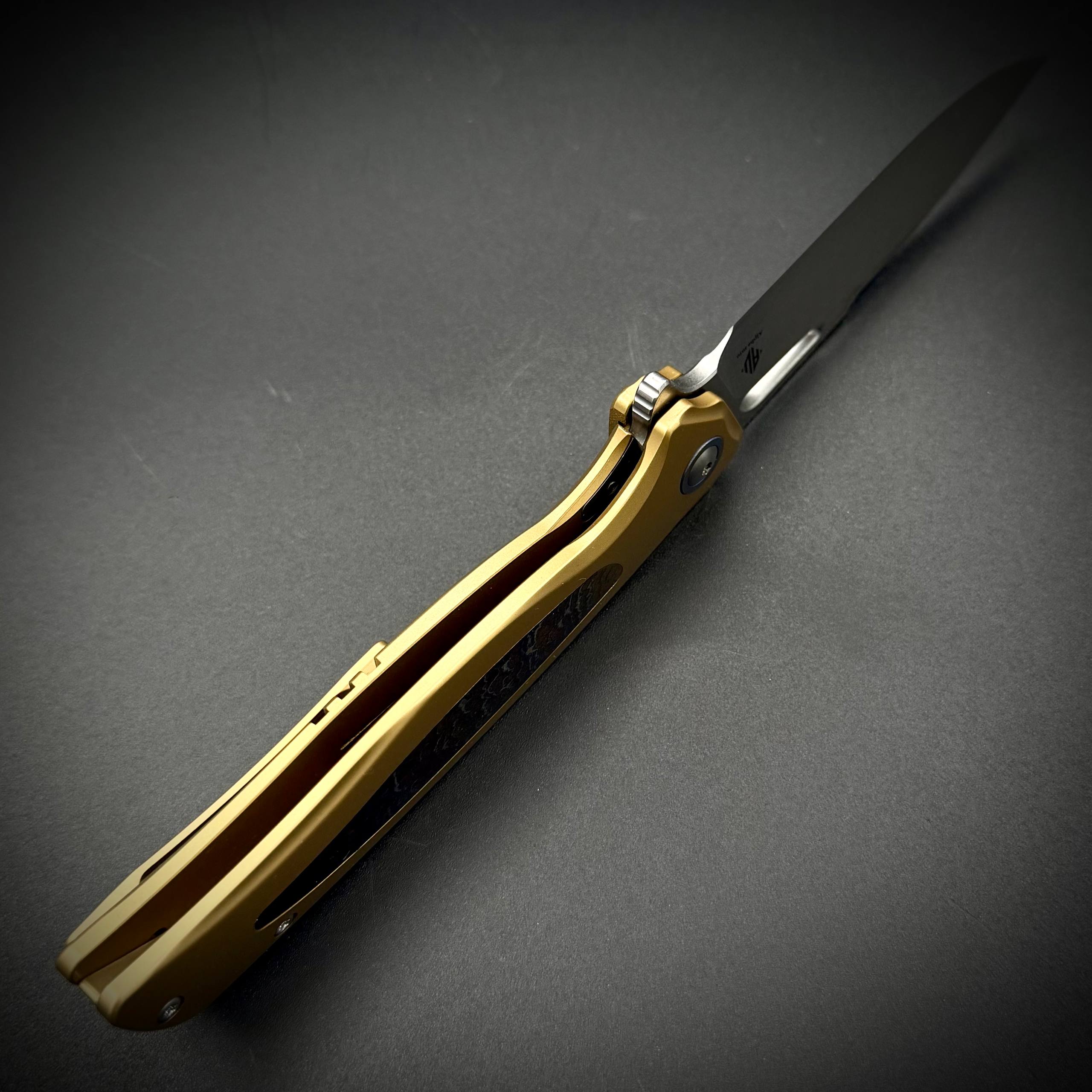 Складной нож Void Gold Titanium Spear Point Alpha Miu