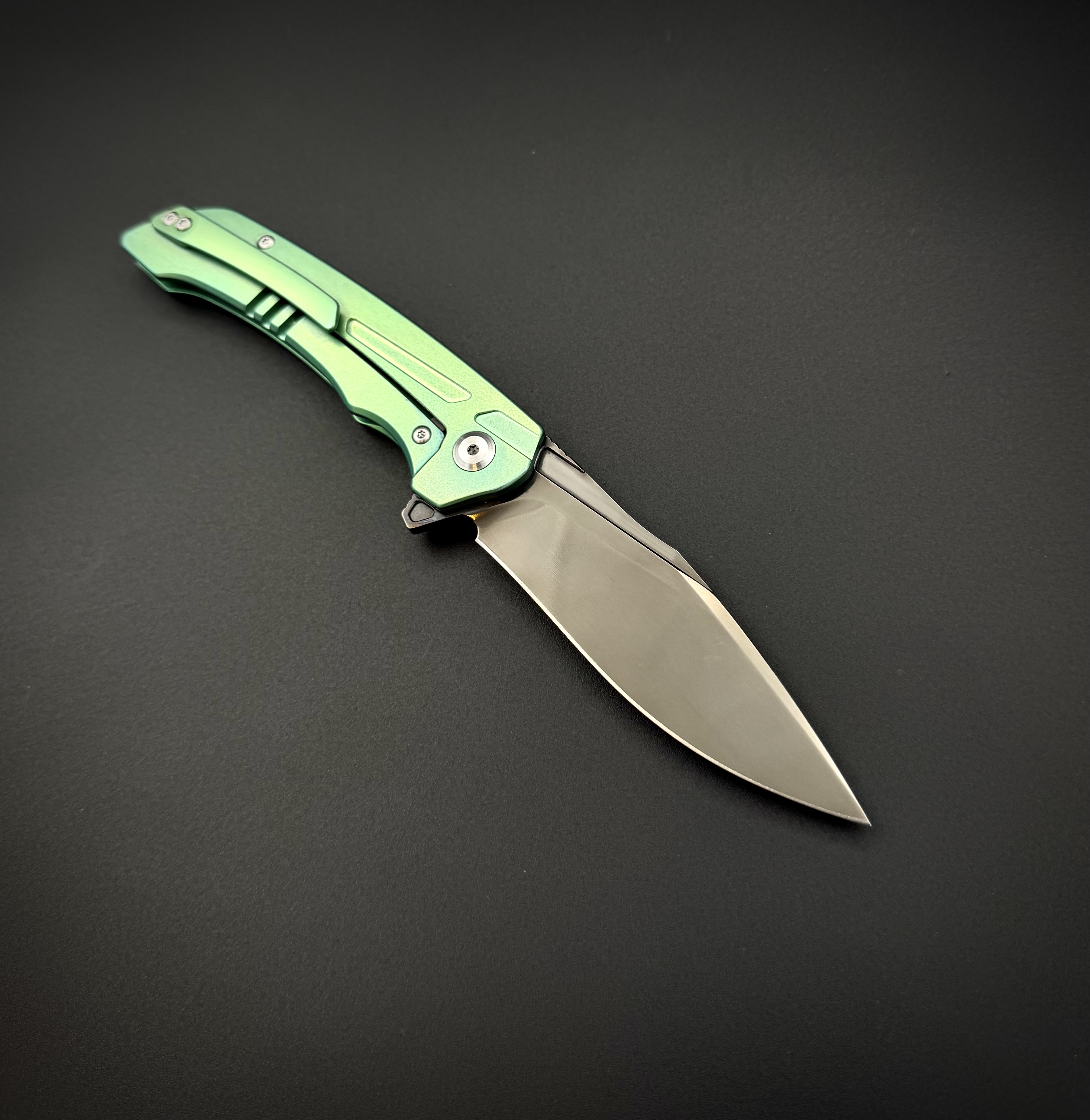 Складной нож Abyss CPM S125V Titanium Green Alpha Miu