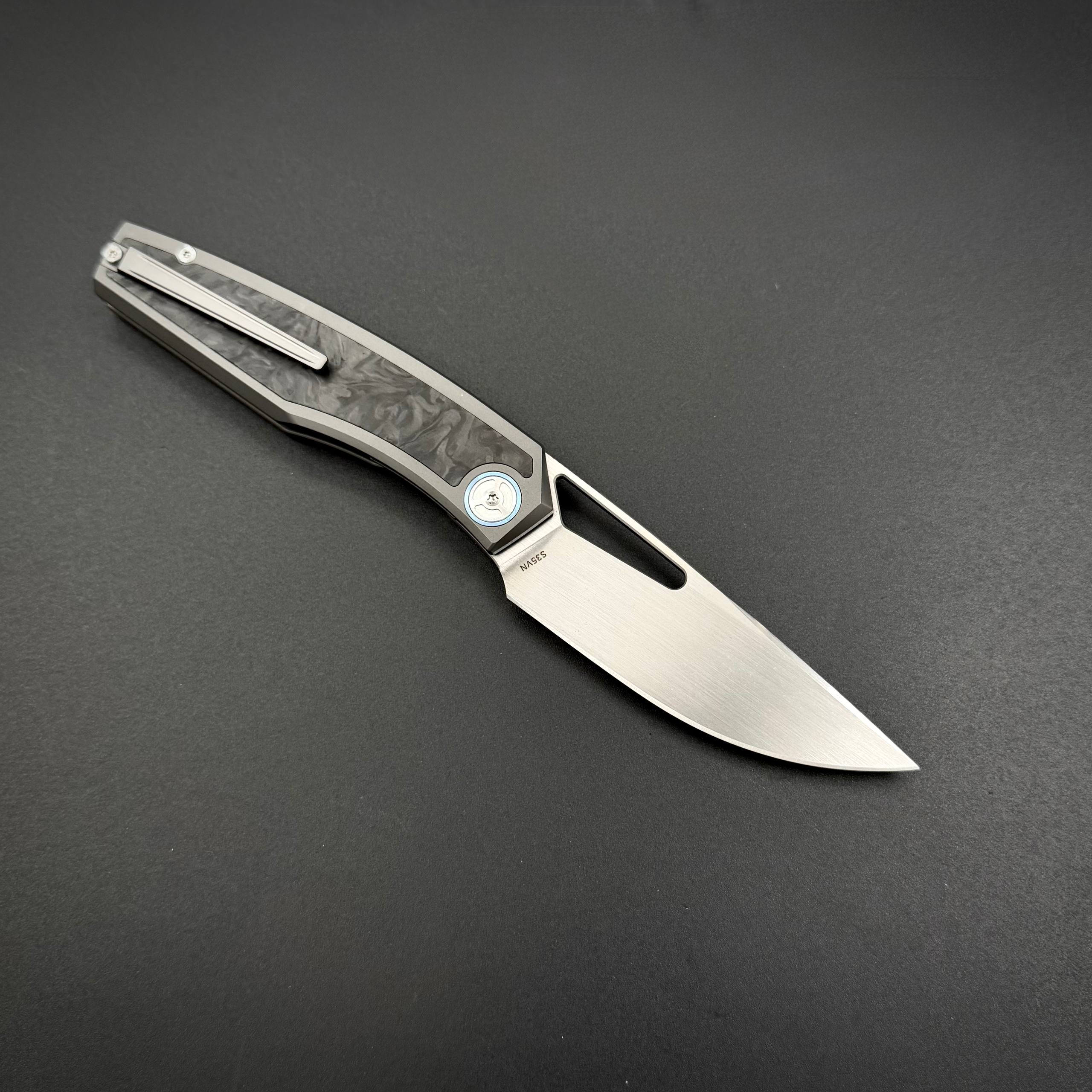 Складной нож Mowell CPM S35VN Black Carbon Fiber Titanium