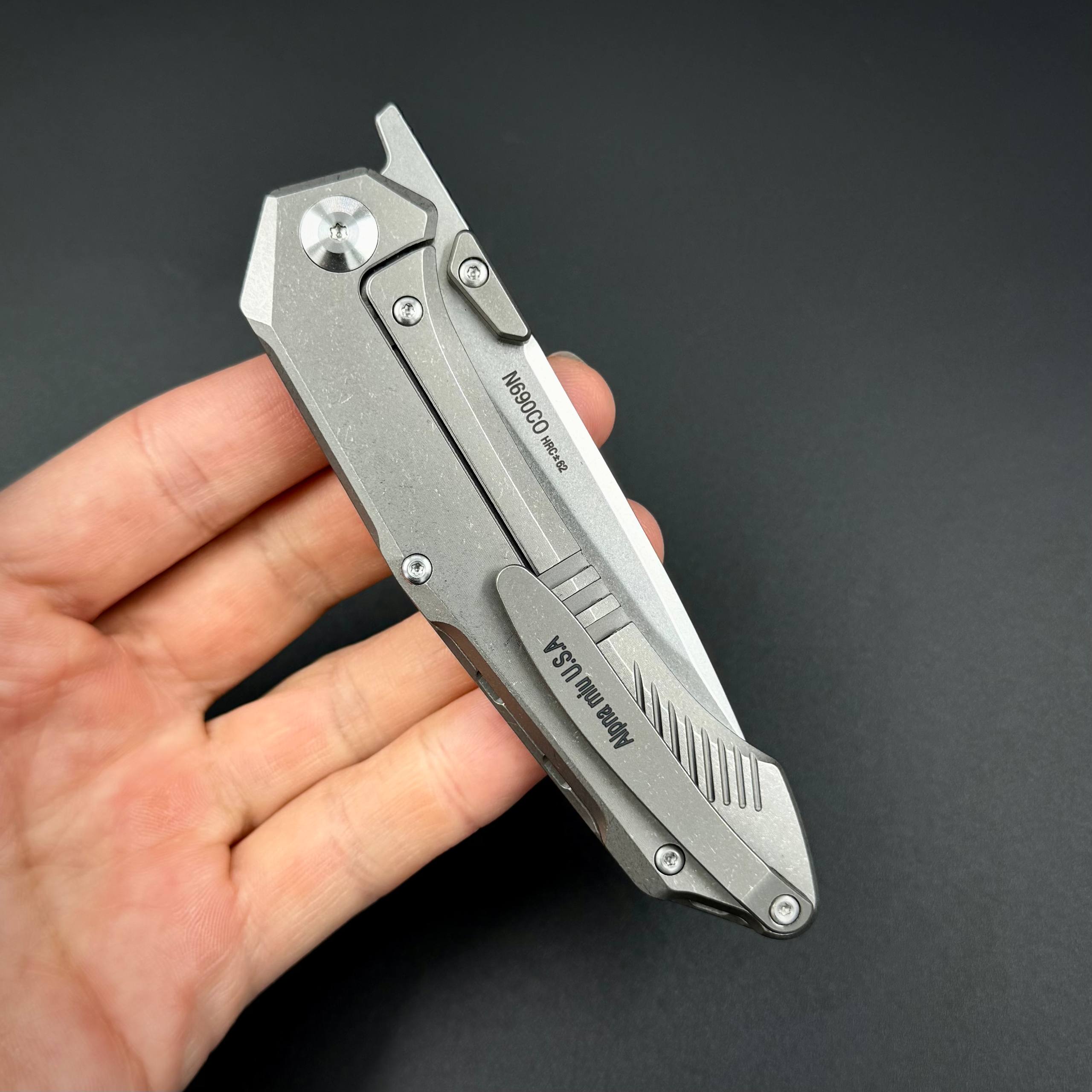 Складной нож Vigil n690co Titanium Carbon Fiber T108 Green Alpha Miu