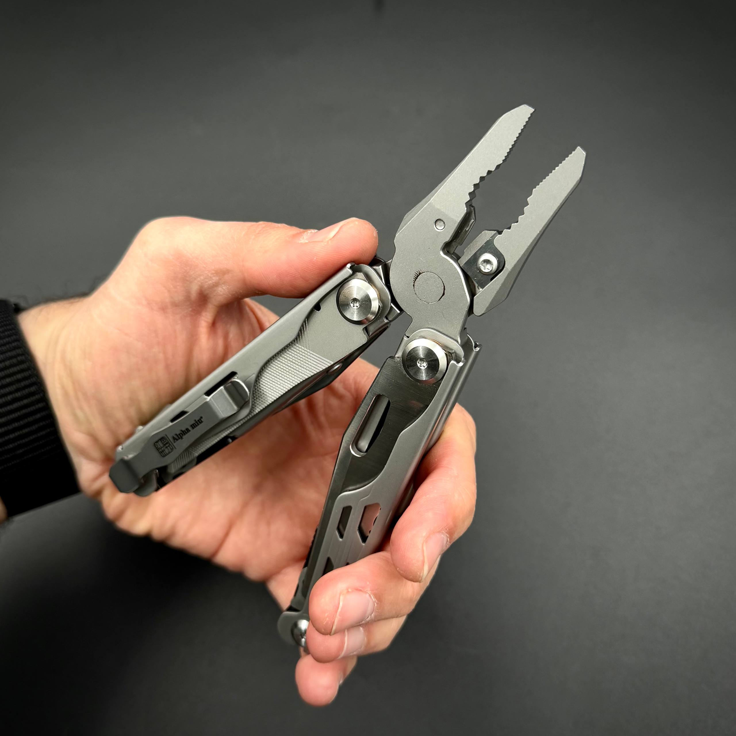 Мультитул SNQ-02 Silver Alpha Miu