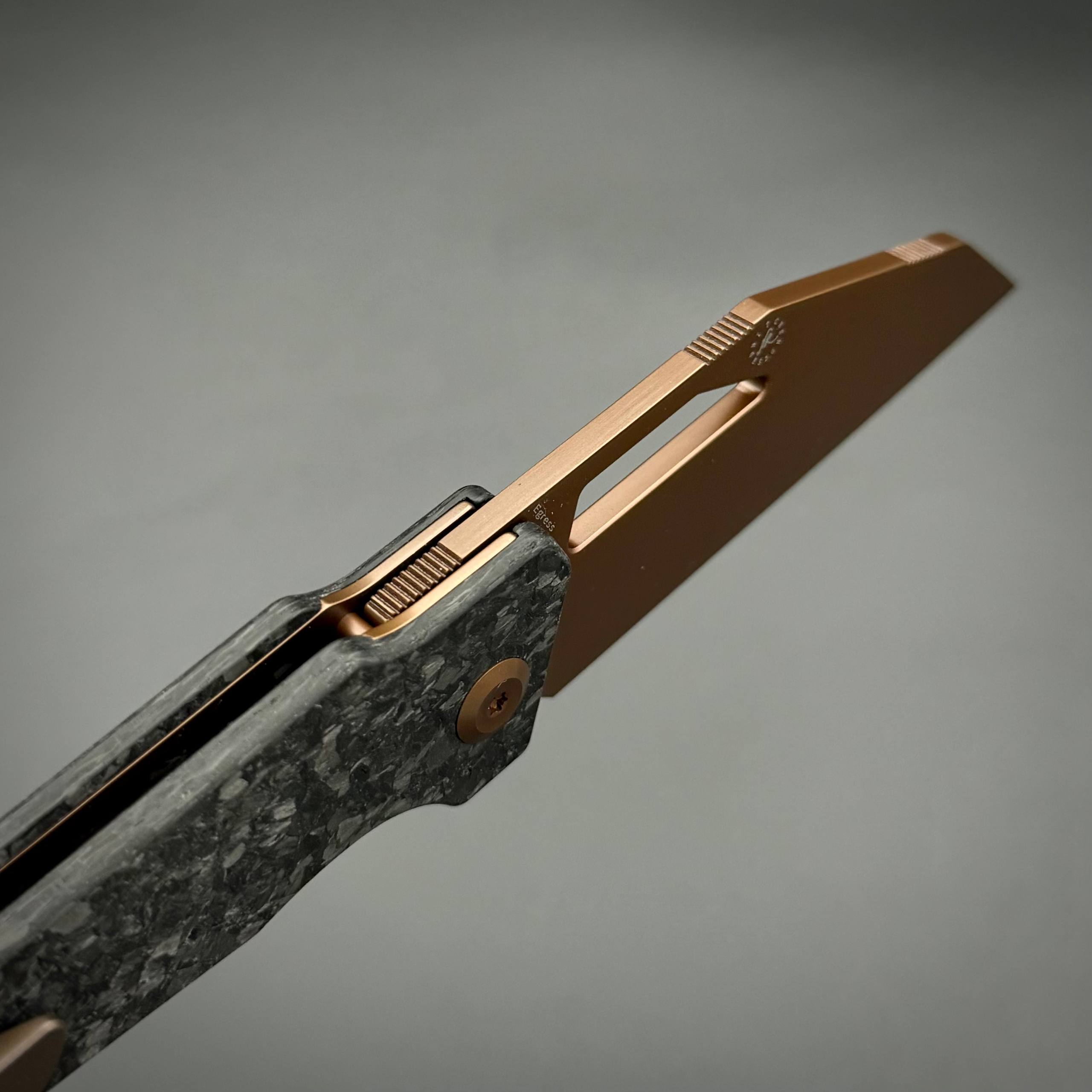 Складной нож Kansept Egress Rose Gold Coated CPM S35VN Shred Carbon Fiber
