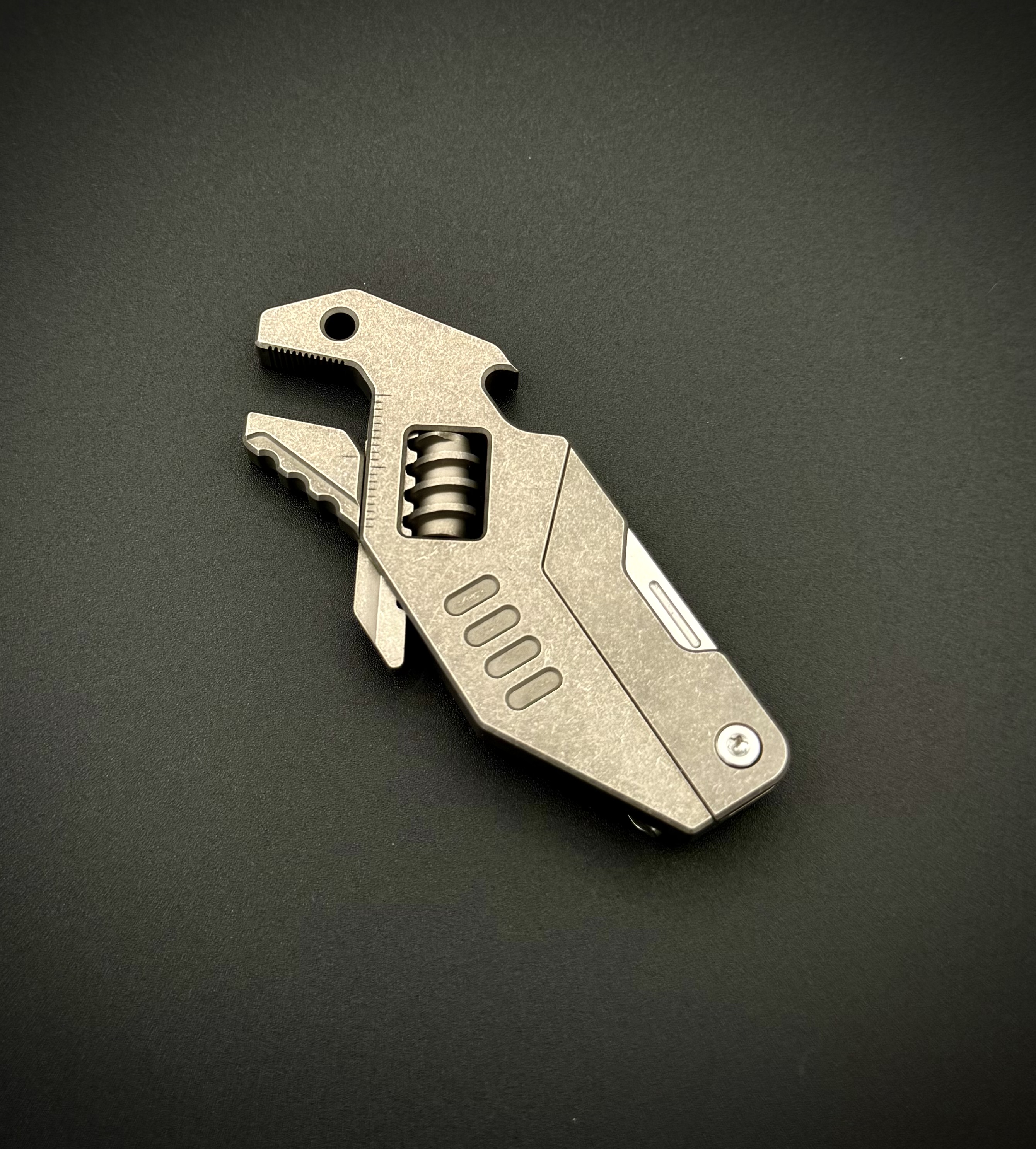 Мультиинструмент Dino SW Pioneer EDC
