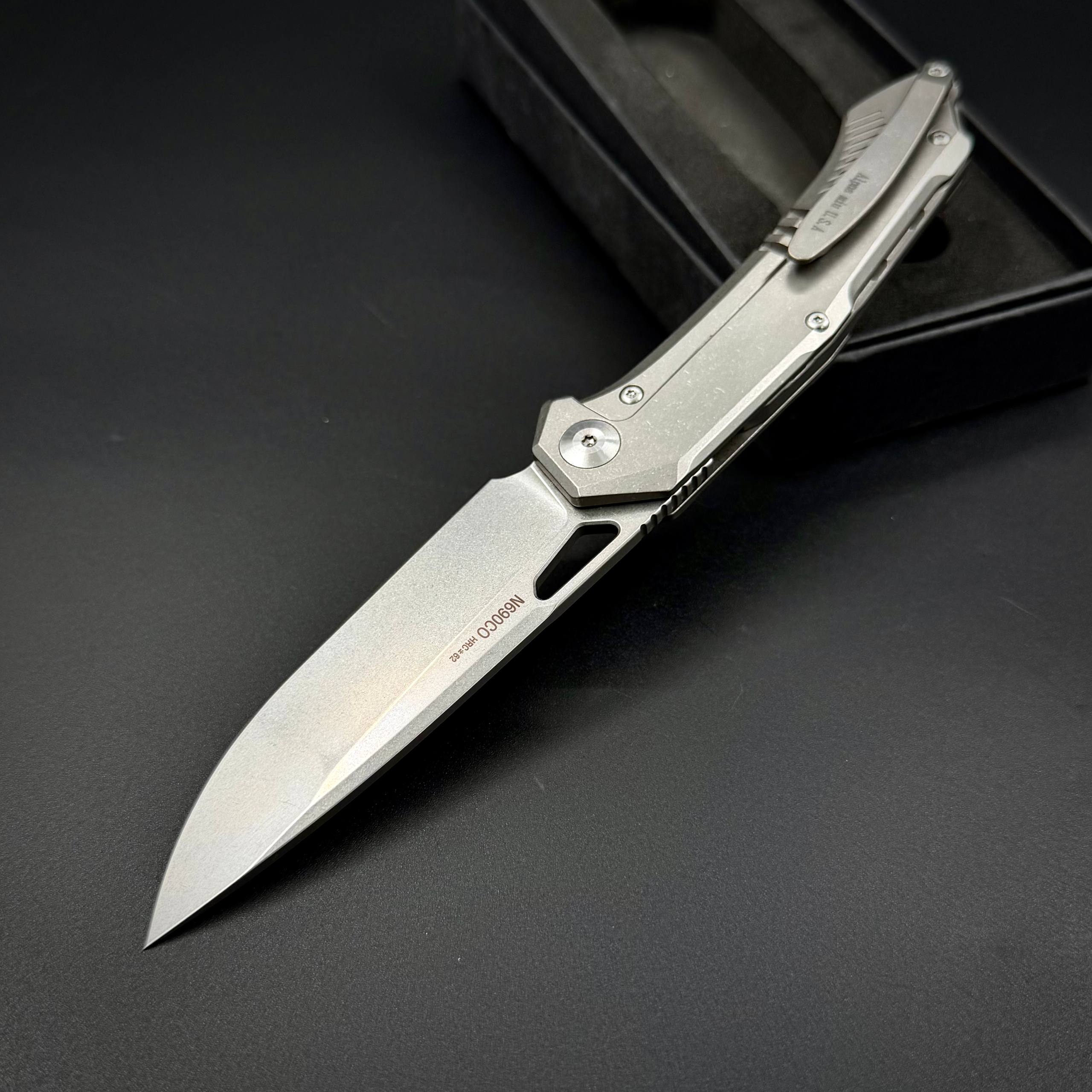Складной нож Vigil n690co Titanium Carbon Fiber T107 Green Alpha Miu