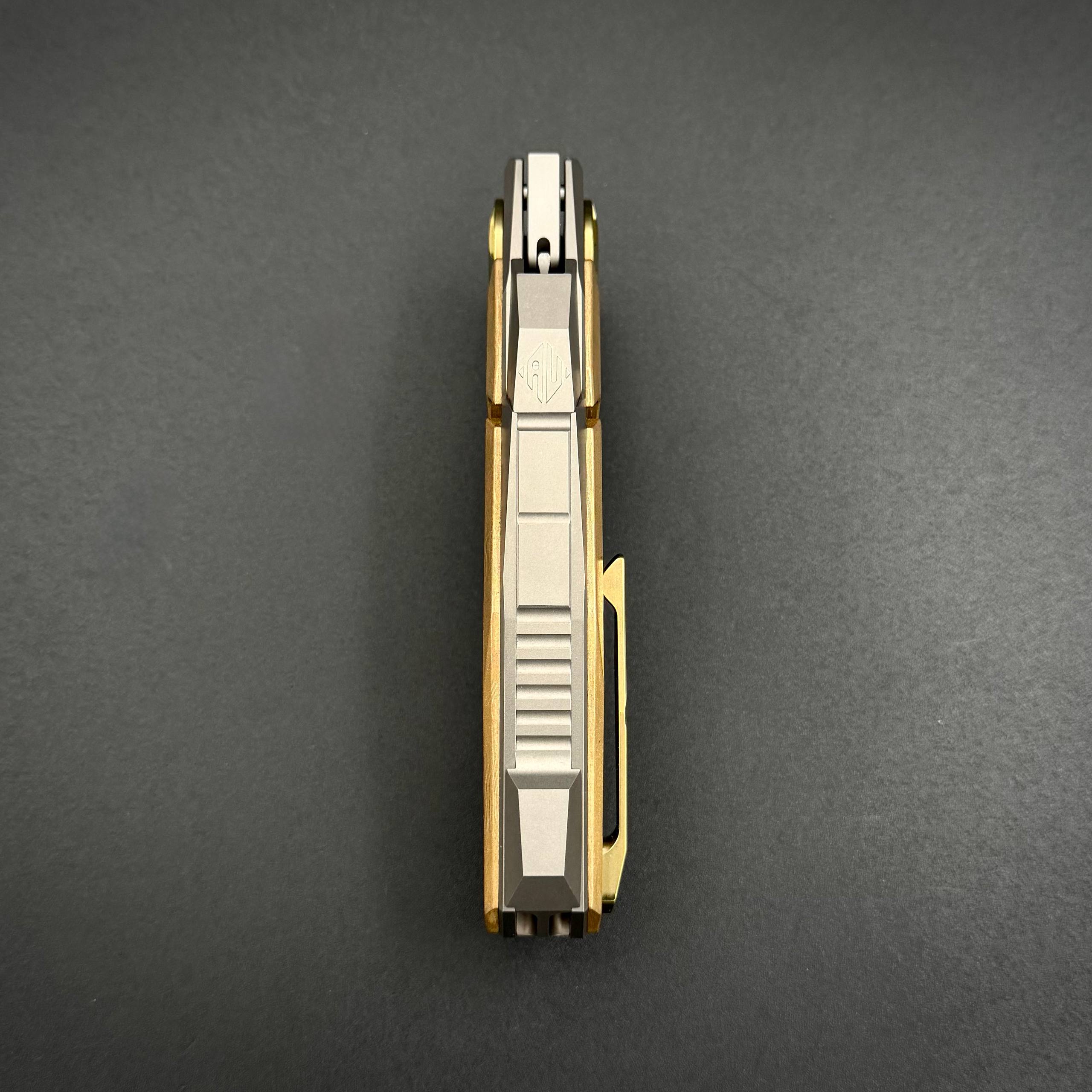 Складной нож интеграл Nexus CPM S125V Timascus Gold Titanium Alpha Miu