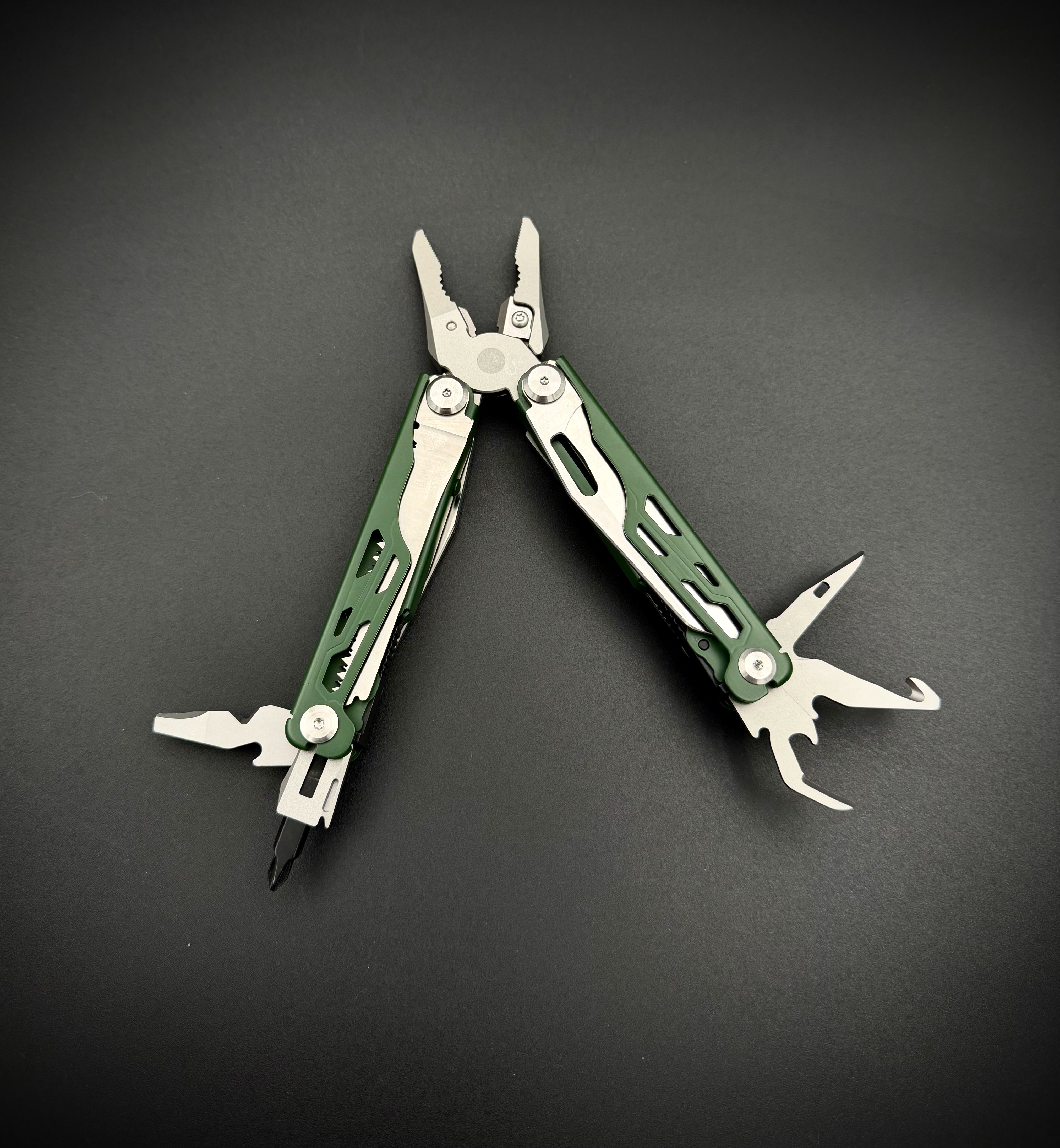 Мультитул SNQ-02 Green Alpha Miu