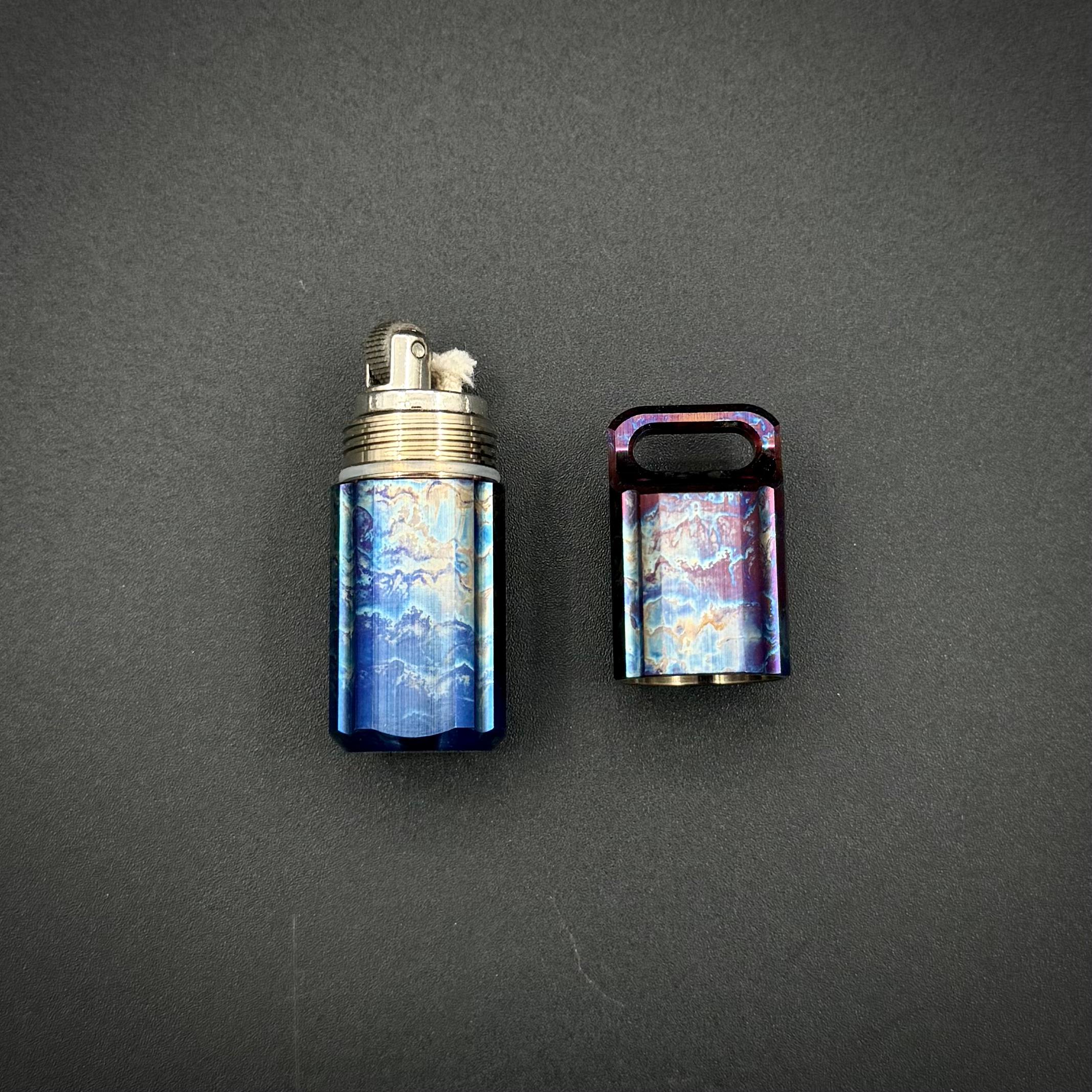 Зажигалка в герметичном титановом контейнере Electric Dark Pioneer EDC
